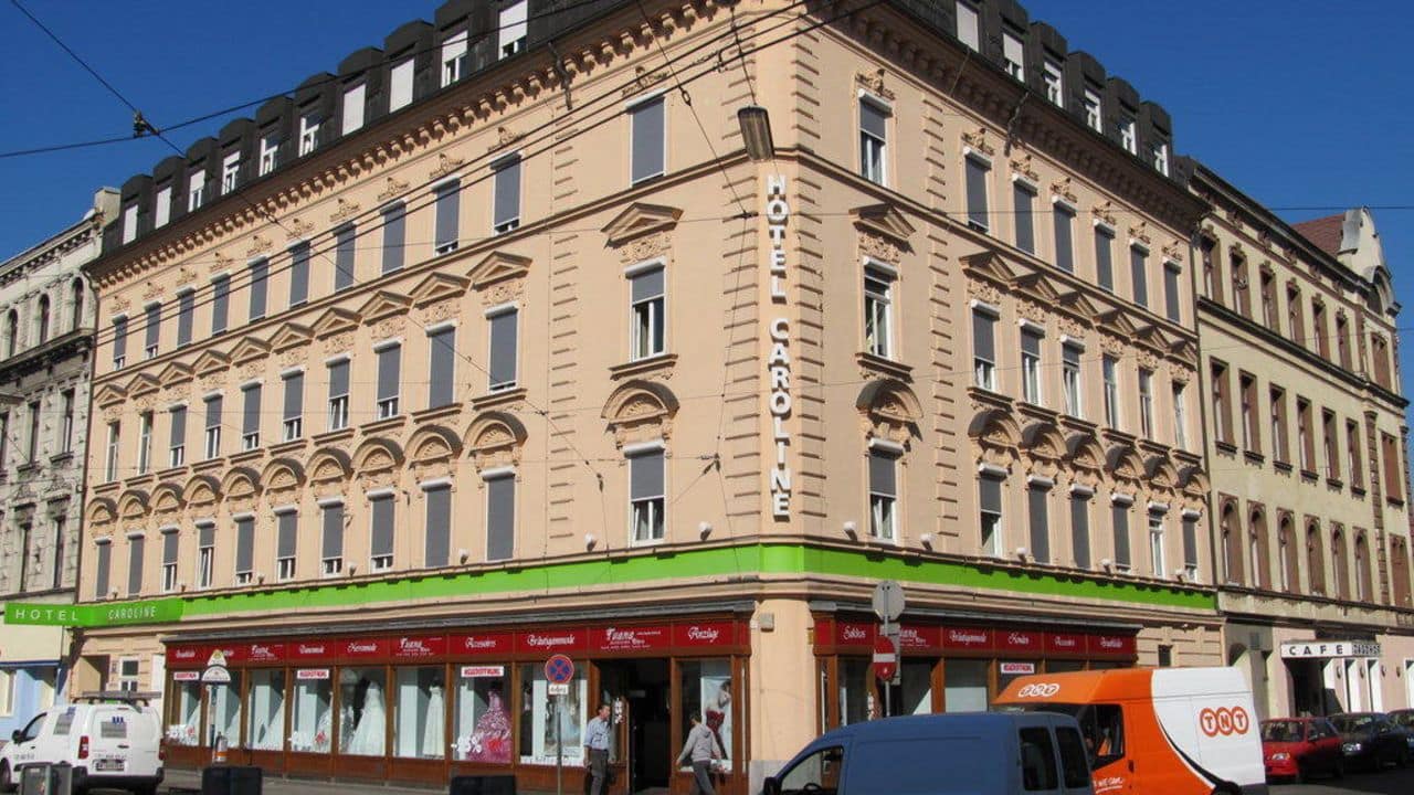 30e2c5b5-13f7-38a7-bd6d-435f755d89a4