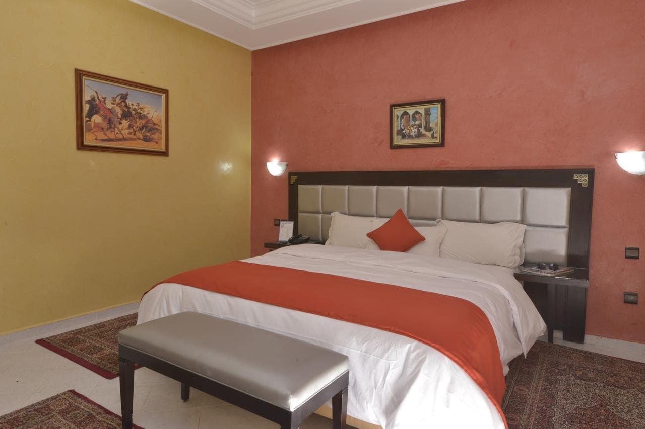 aHR0cHM6Ly9ob3RlbGltYWdlcy5zdW5ob3RlbHMubmV0L0hvdGVsSW5mby9ob3RlbEltYWdlRnVsbC5hc3B4P2lkPTEwNzIwNjk0