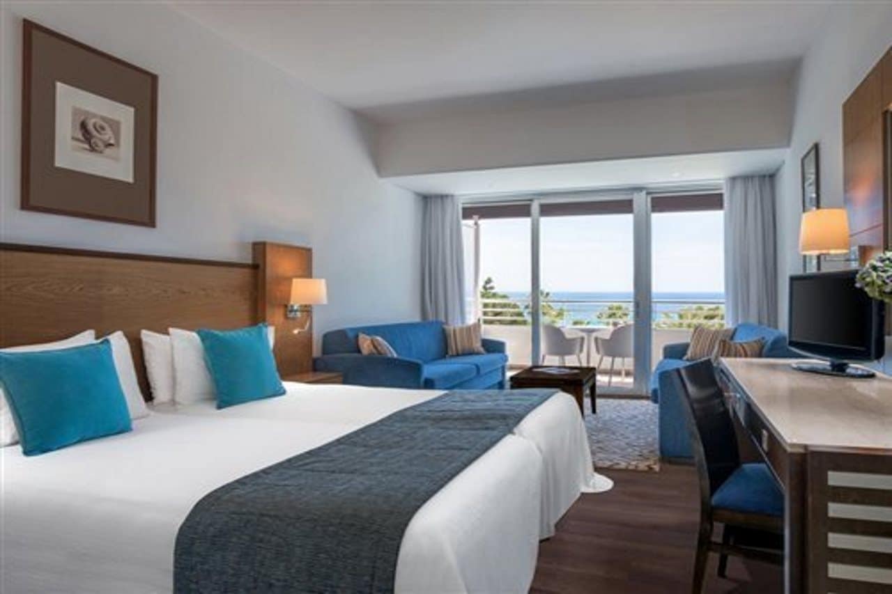 aHR0cHM6Ly9ob3RlbGltYWdlcy5zdW5ob3RlbHMubmV0L0hvdGVsSW5mby9ob3RlbEltYWdlRnVsbC5hc3B4P2lkPTEwNzc2MzIy