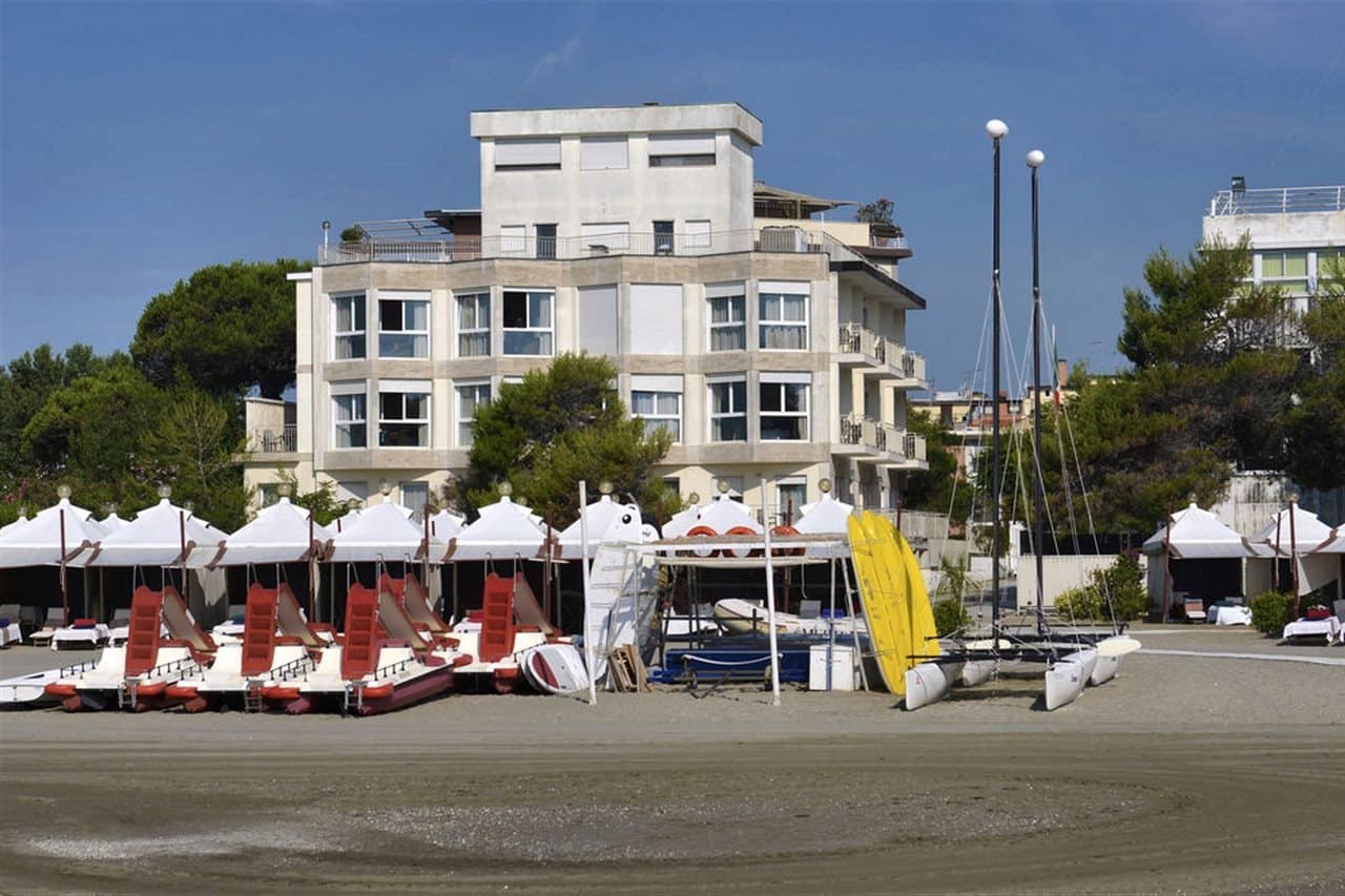 aHR0cHM6Ly9ob3RlbGltYWdlcy5zdW5ob3RlbHMubmV0L0hvdGVsSW5mby9ob3RlbEltYWdlRnVsbC5hc3B4P2lkPTM3Njg5NDY