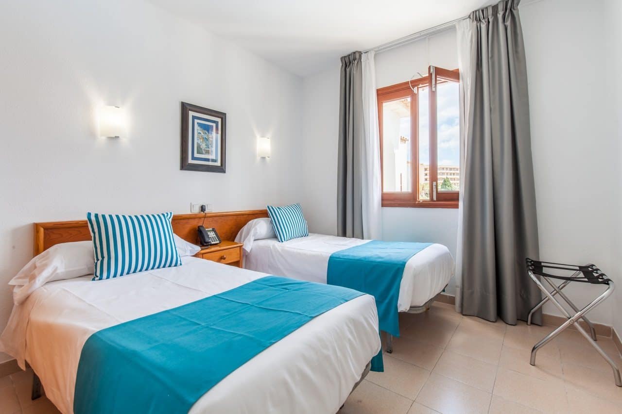 aHR0cHM6Ly9ob3RlbGltYWdlcy5zdW5ob3RlbHMubmV0L0hvdGVsSW5mby9ob3RlbEltYWdlRnVsbC5hc3B4P2lkPTk3Mjc5OTk