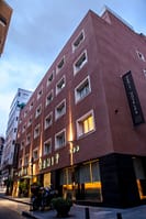 aHR0cHM6Ly9iMmRtYy53Mm0udHJhdmVsL2ltYWdlcy91cGxvYWQvaG90ZWxzLzU4OTAvRkFDSEFEQV8xLkpQRw