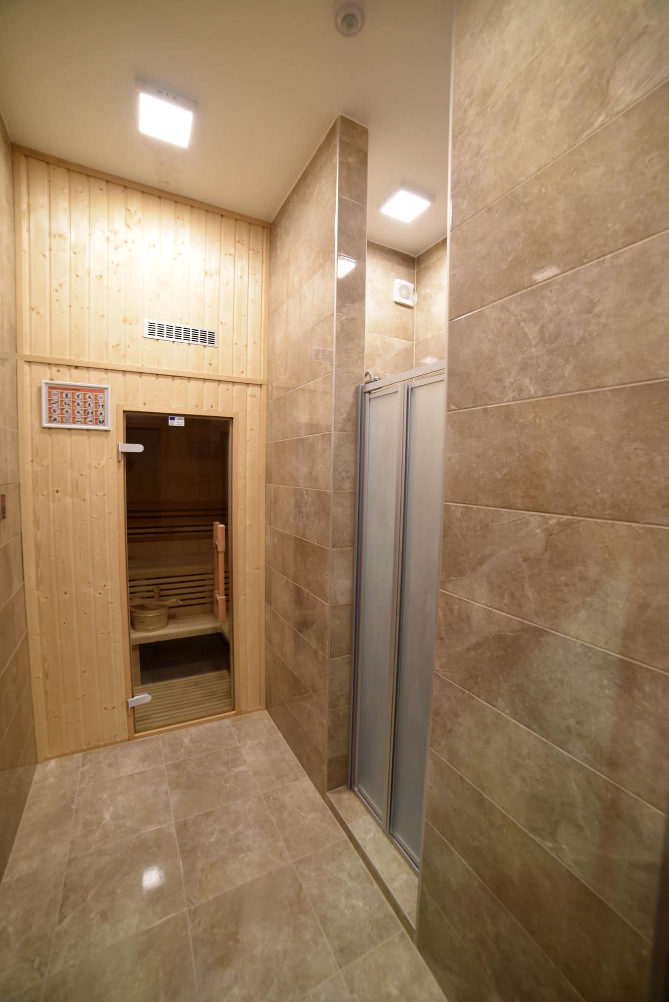 aHR0cHM6Ly9ob3RlbGltYWdlcy5zdW5ob3RlbHMubmV0L0hvdGVsSW5mby9ob3RlbEltYWdlRnVsbC5hc3B4P2lkPTg1OTE3Mzg