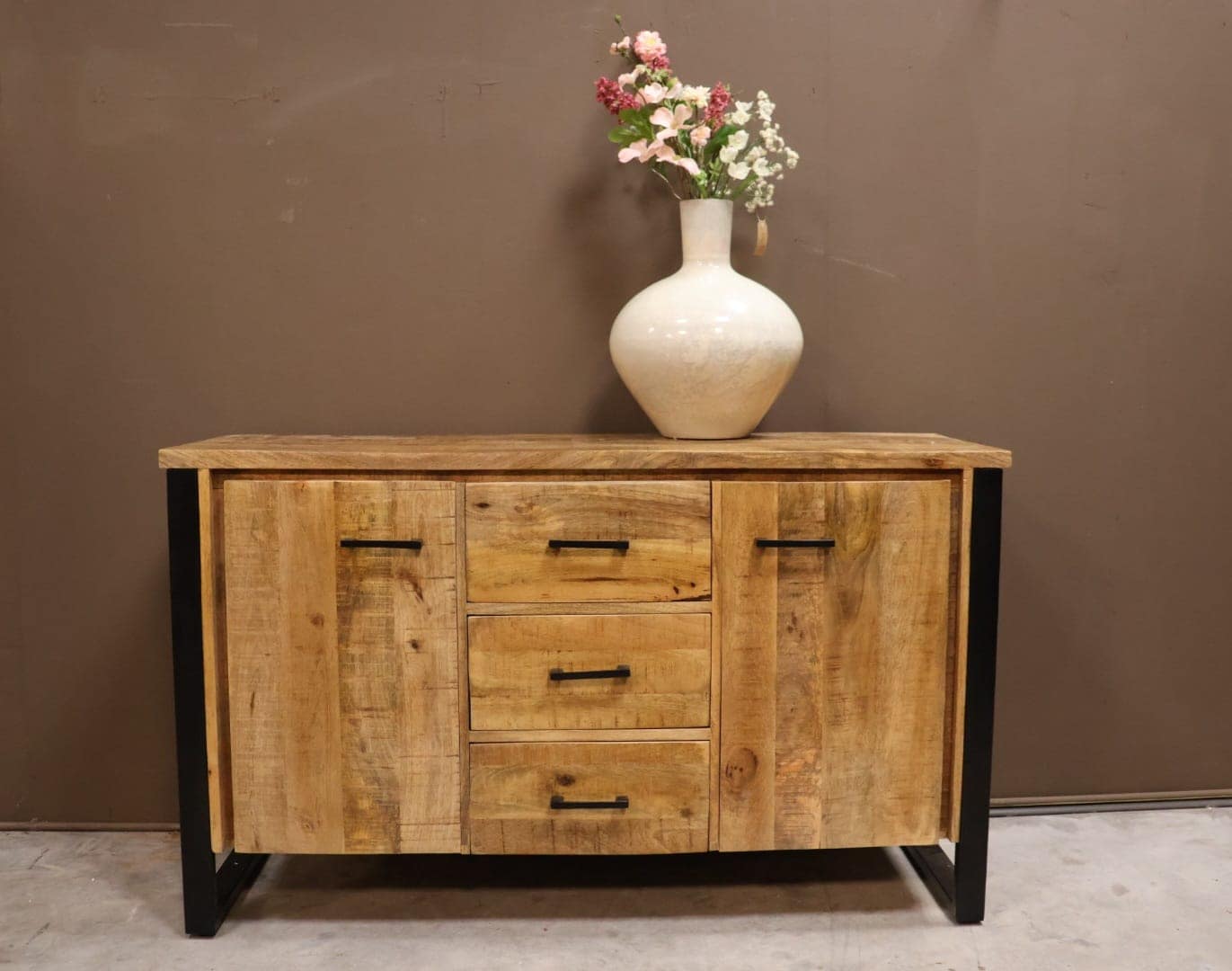 Mangohouten dressoir Jordi