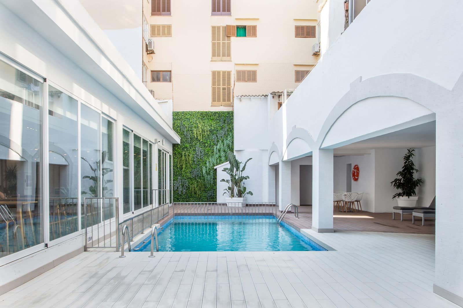 L1E10526A1W1600H1066