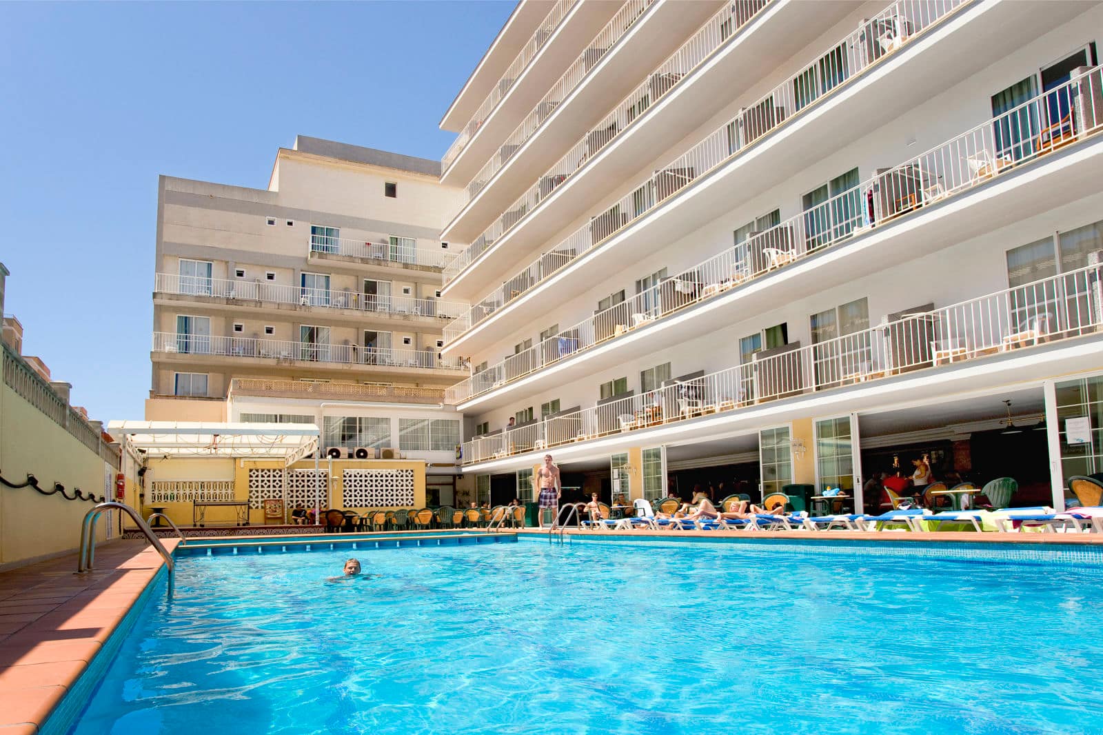 L1E10527A1W1600H1066