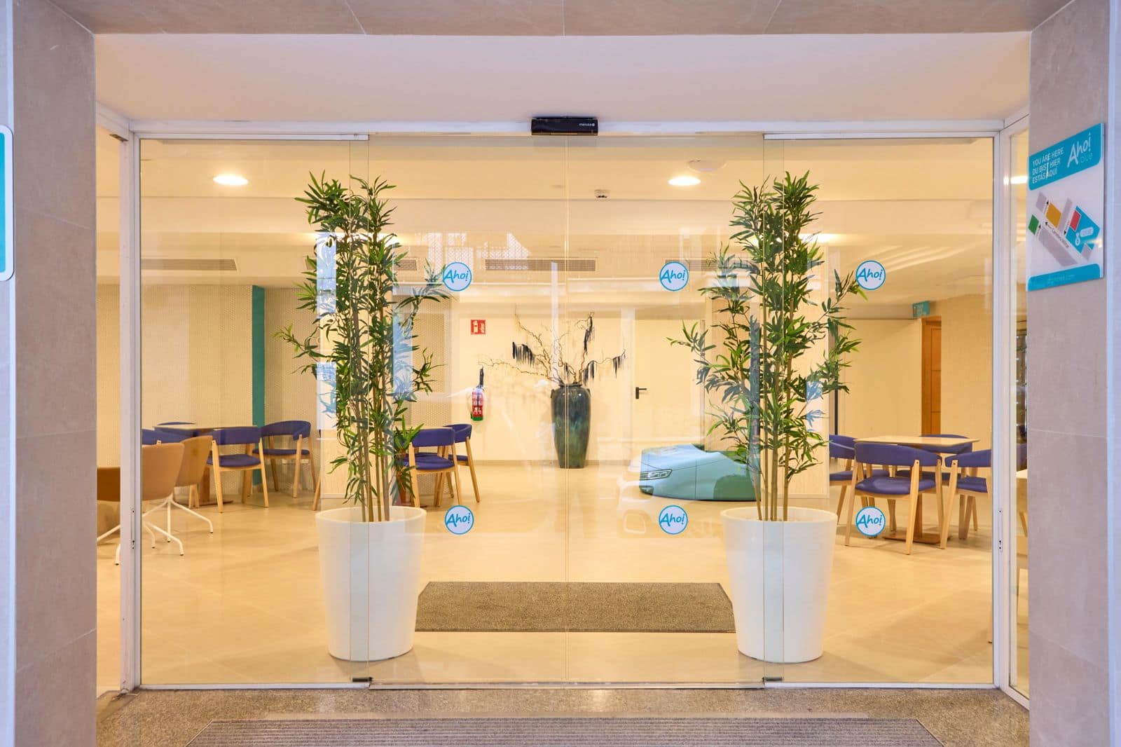 L1E12352A1W1600H1066