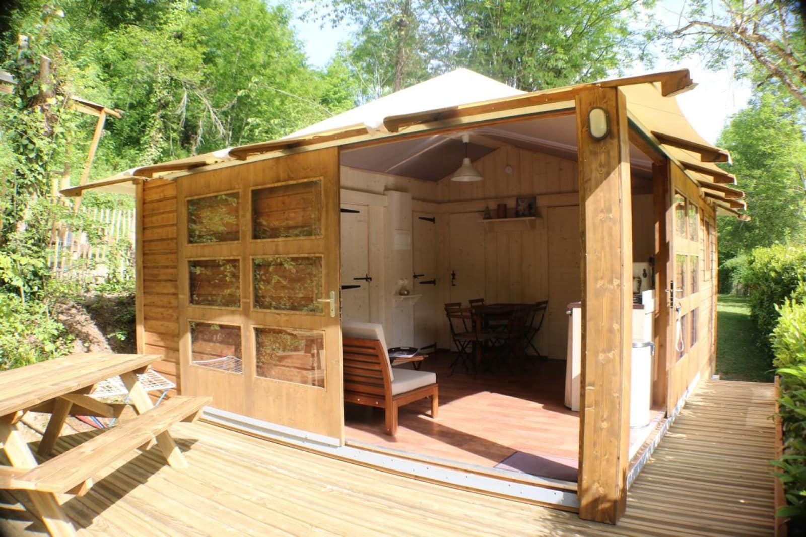 lodge-bali-camping-moulin-de-chaules