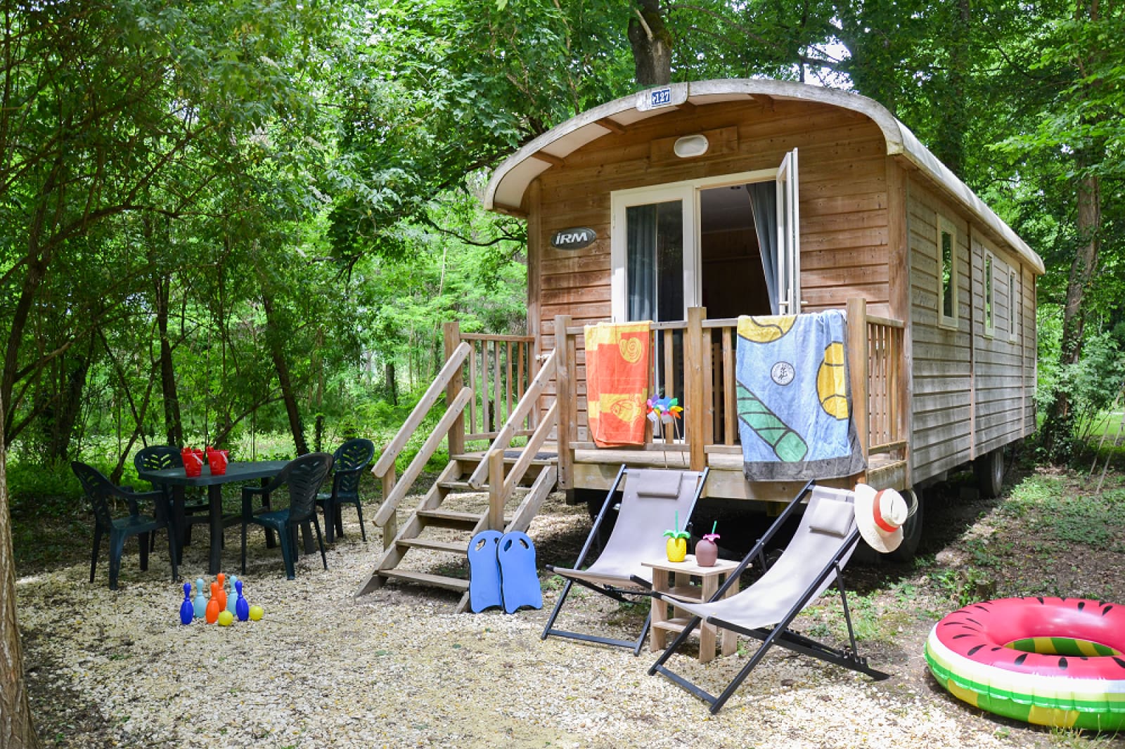 roulotte-standard-flower-camping-la-sagne