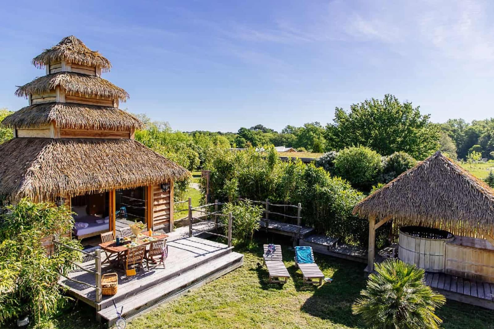 indonesische-hut-domaine-ecotelia