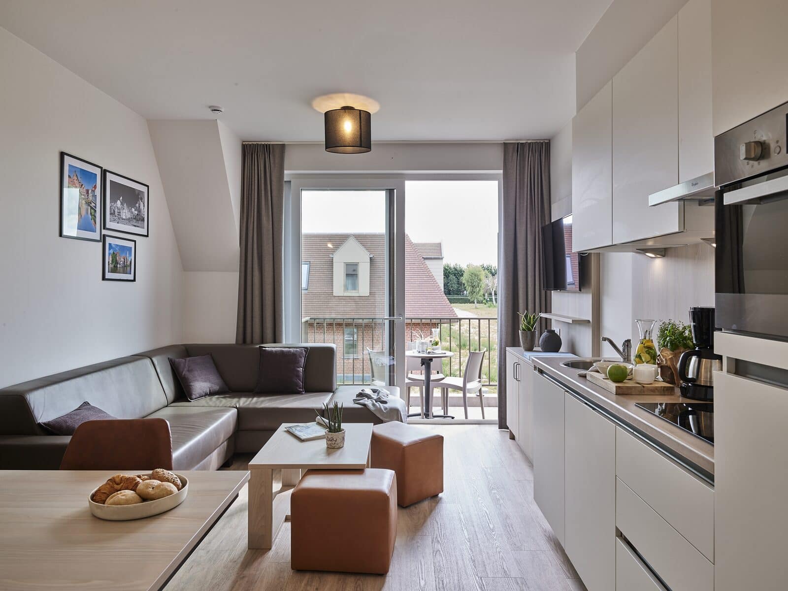 cover_HOLIDAY_SUITES_JABBEKE-015