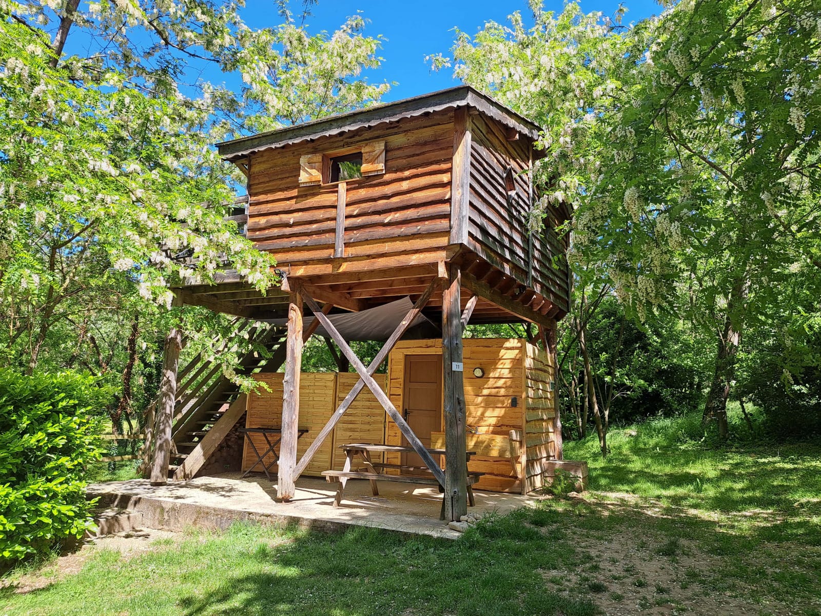 boomhut-camping-ushuaia-villages-le-viaduc
