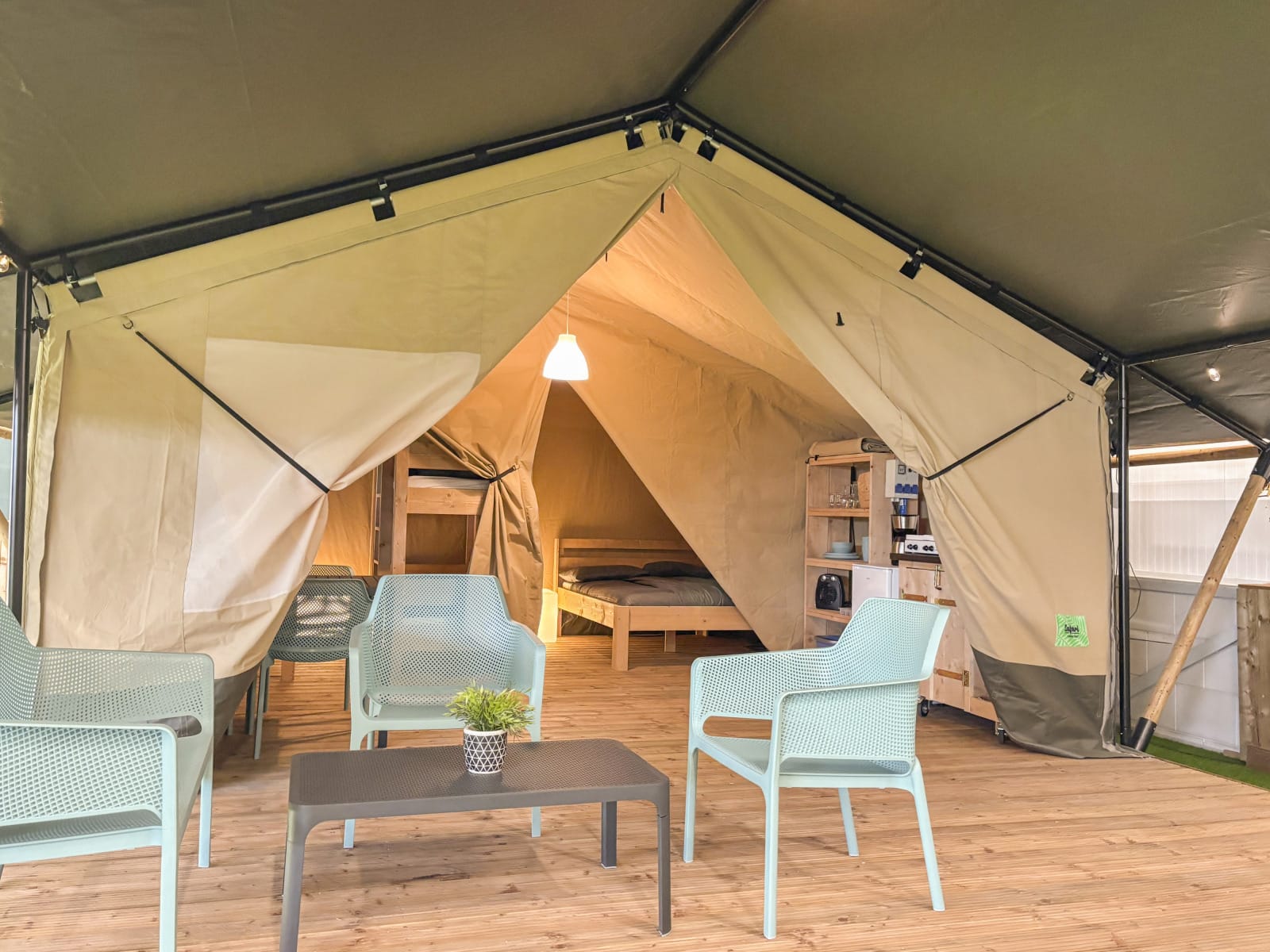 safaritent-hvalpsund-familie-camping