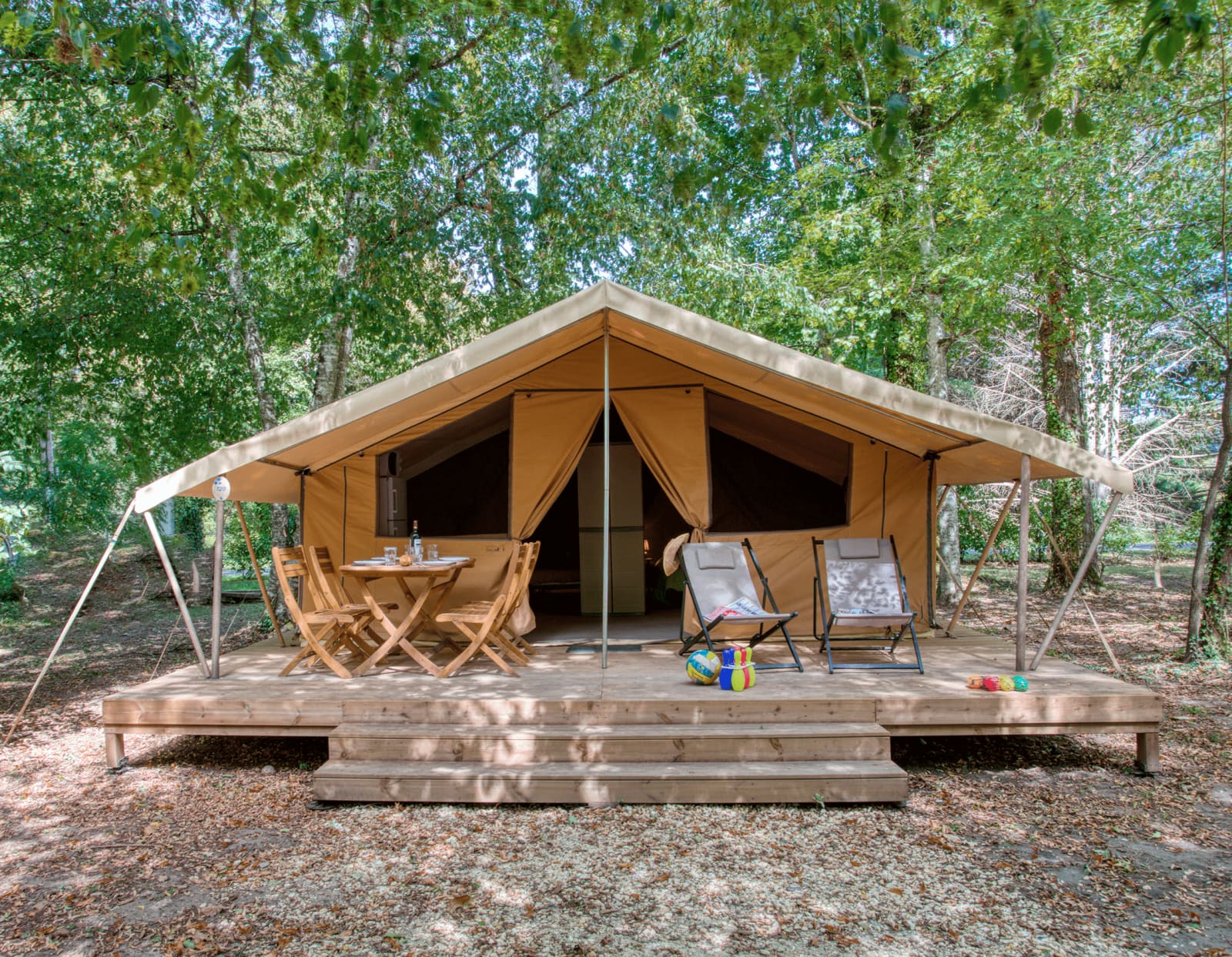 tente-safari-confort-flower-camping-la-sagne
