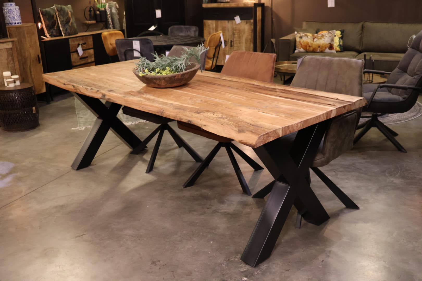 Old suar wood eettafel 240 cm