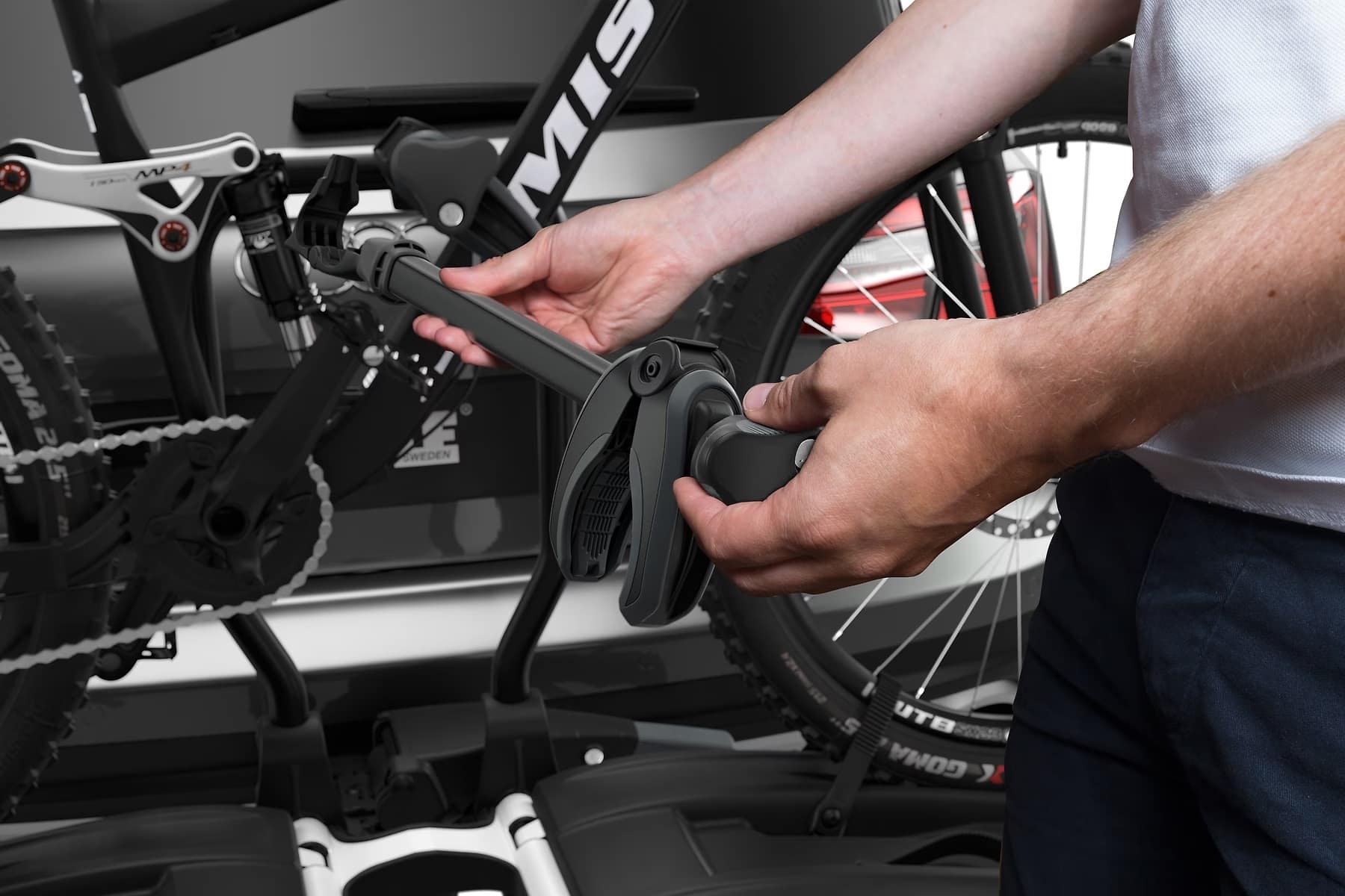 Thule 933B EasyFold XT 2bike Black 13pin