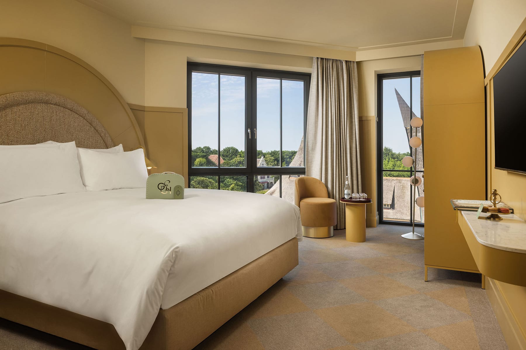 1800x1200-efteling-grand-hotel-torenkamer-toegankelijk-3p-geel-overzicht