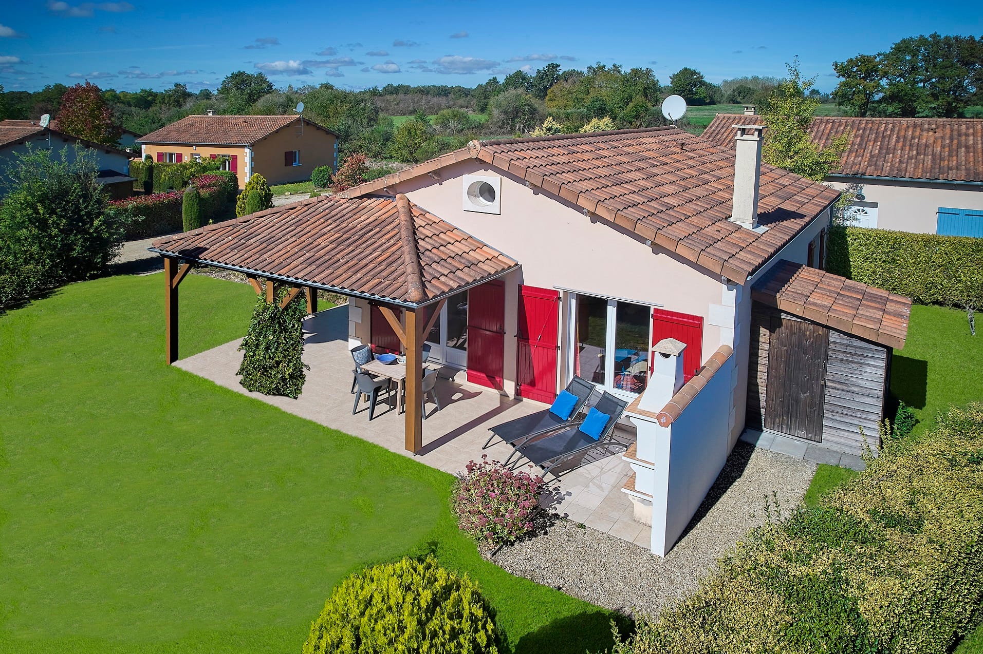 dlf-huis-422-frankrijk-domaine-les-forges-le-bois-senis-vakantiehuis-luxe-villapark-poitou-charentes