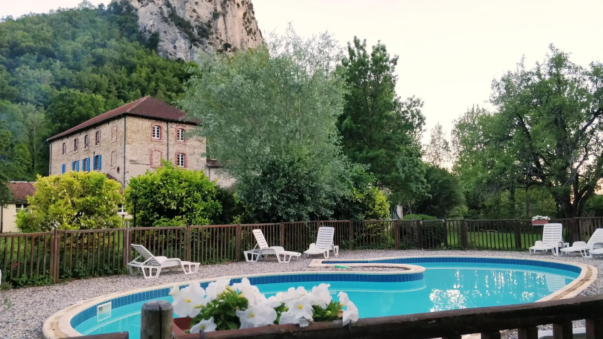 97998d99771c3a52f5648d184698df07