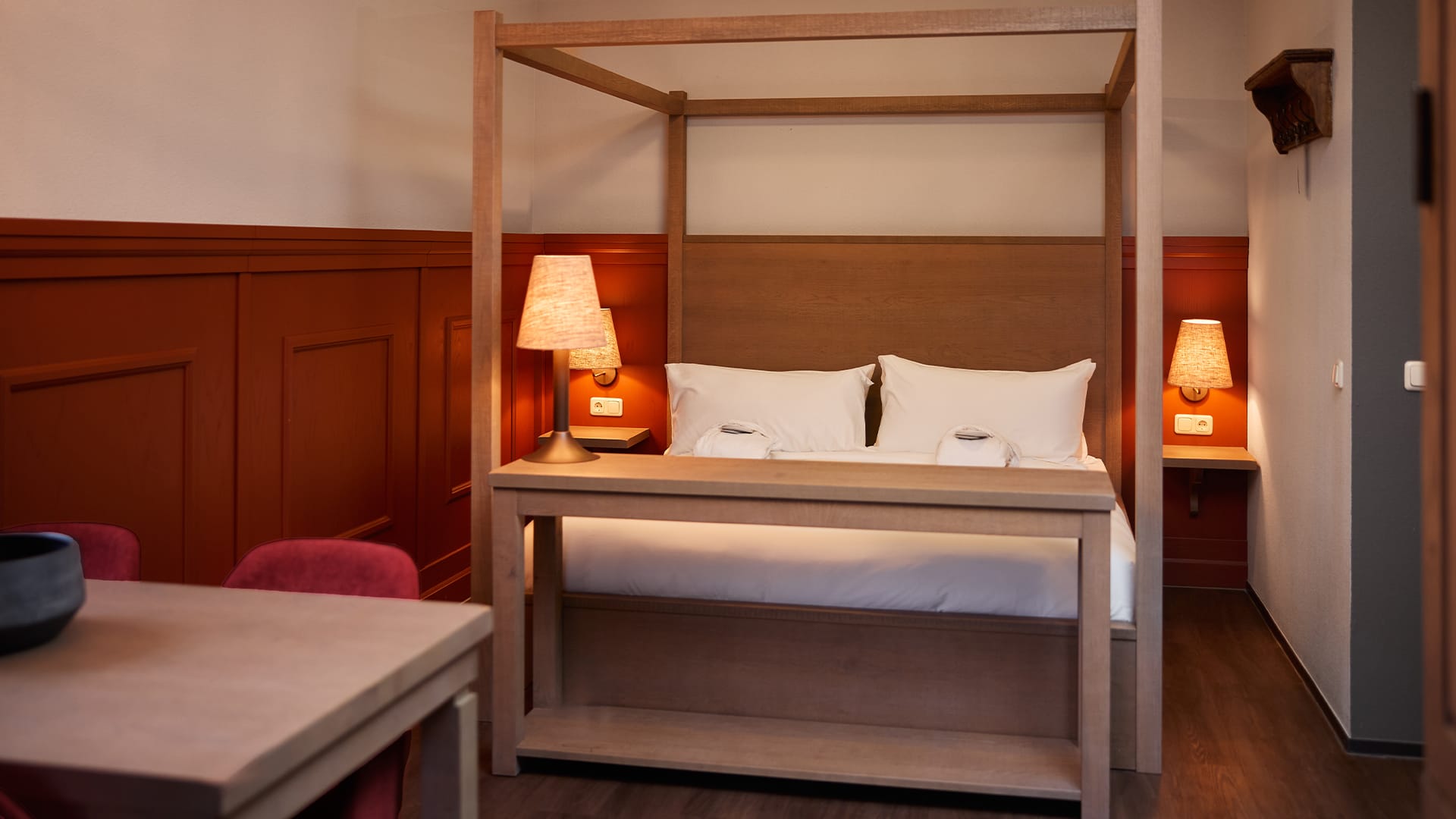 1920x1080-bosrijk-bed-premiumkamerlandhuys-4pers-sauna