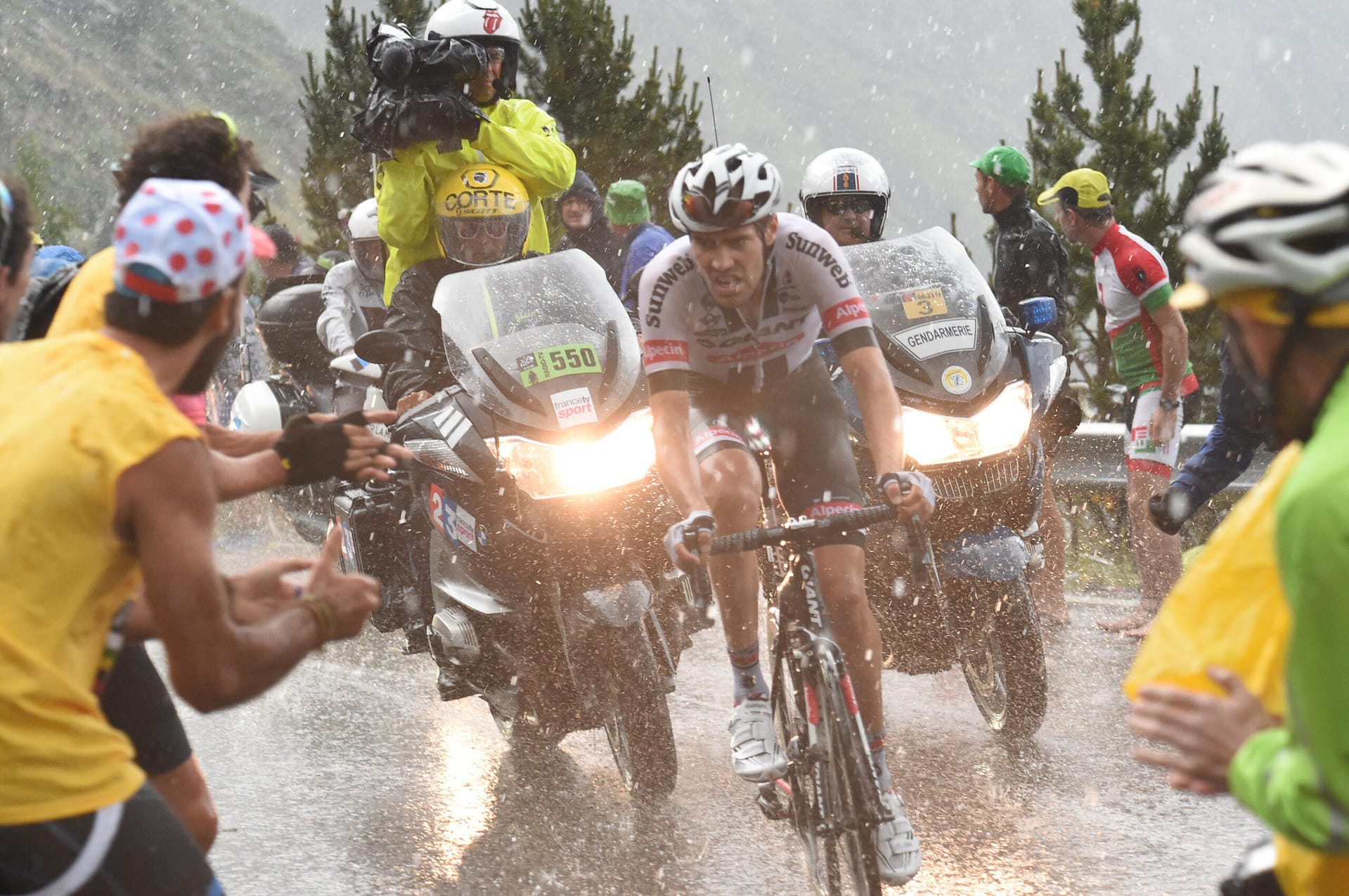 Tom Dumoulin op weg naar de winst in etappe 9 - Tour de France 2016