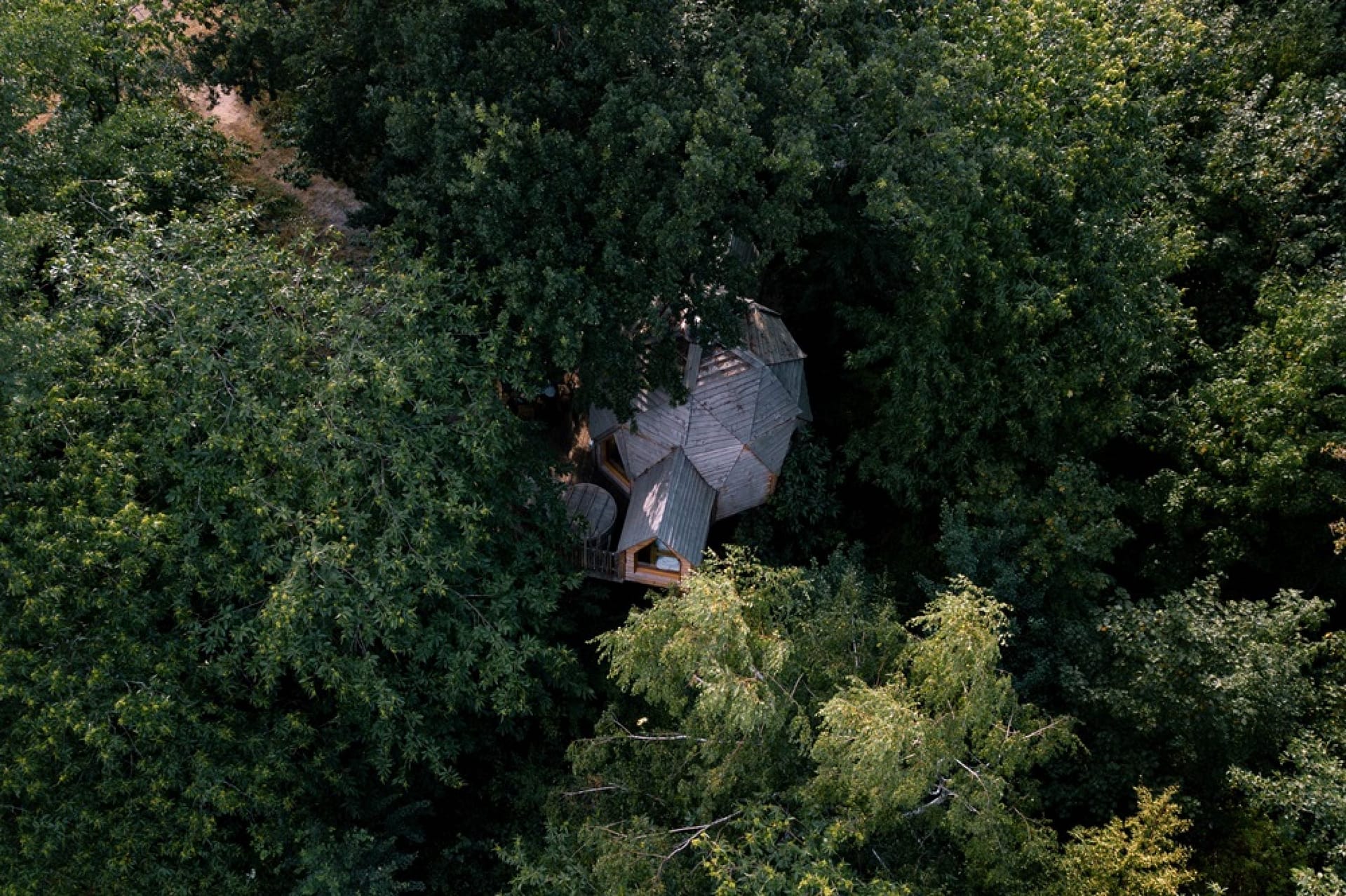 Cabane-spa-Aventure-Cabanes-des-Grands-Chenes-@madeofwanderlust-18