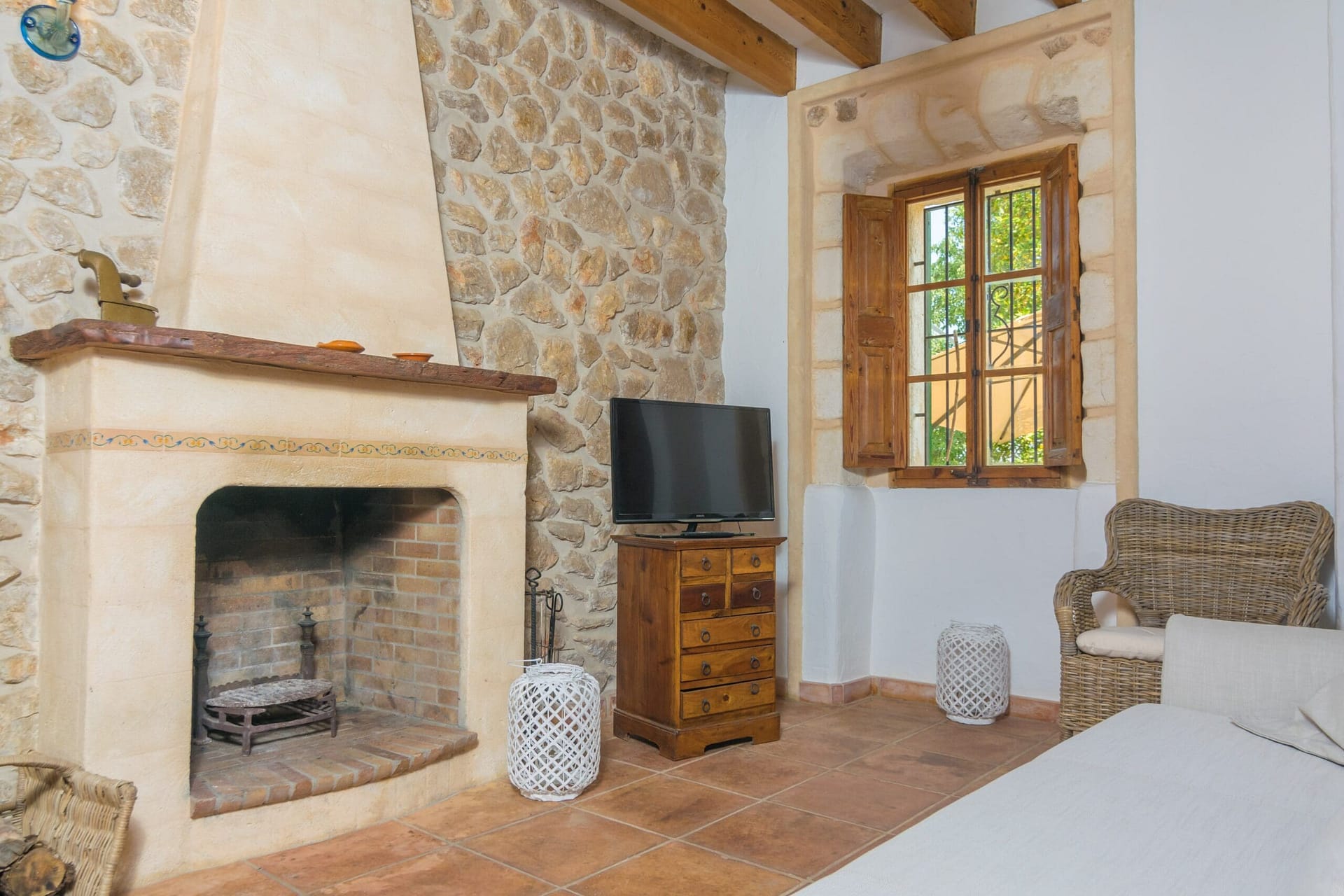 3001_409dbfb6466b30685dd2d86b3b7840c8