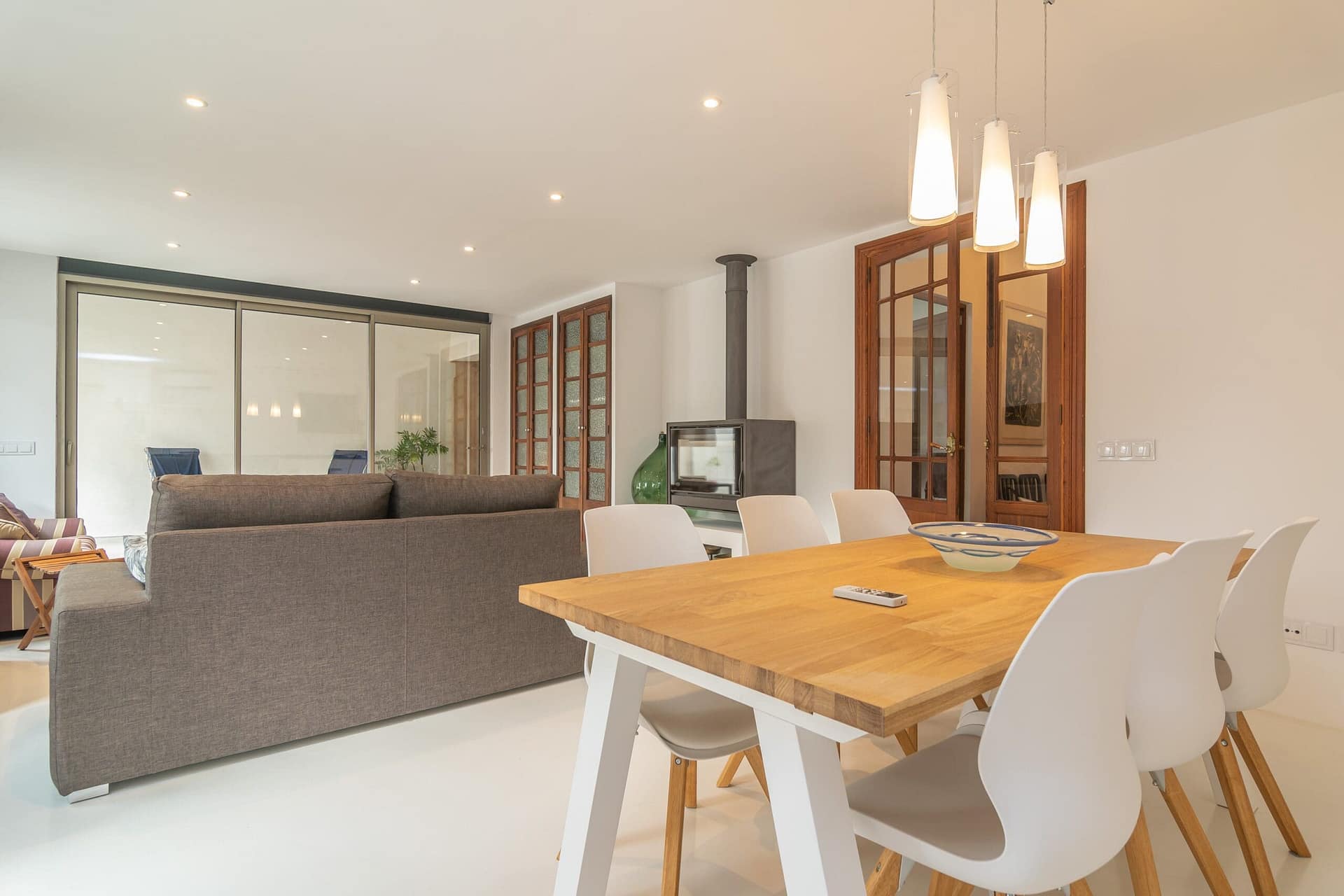 3561_d55deb94893fce4c1d8a4b31e9b82fb2