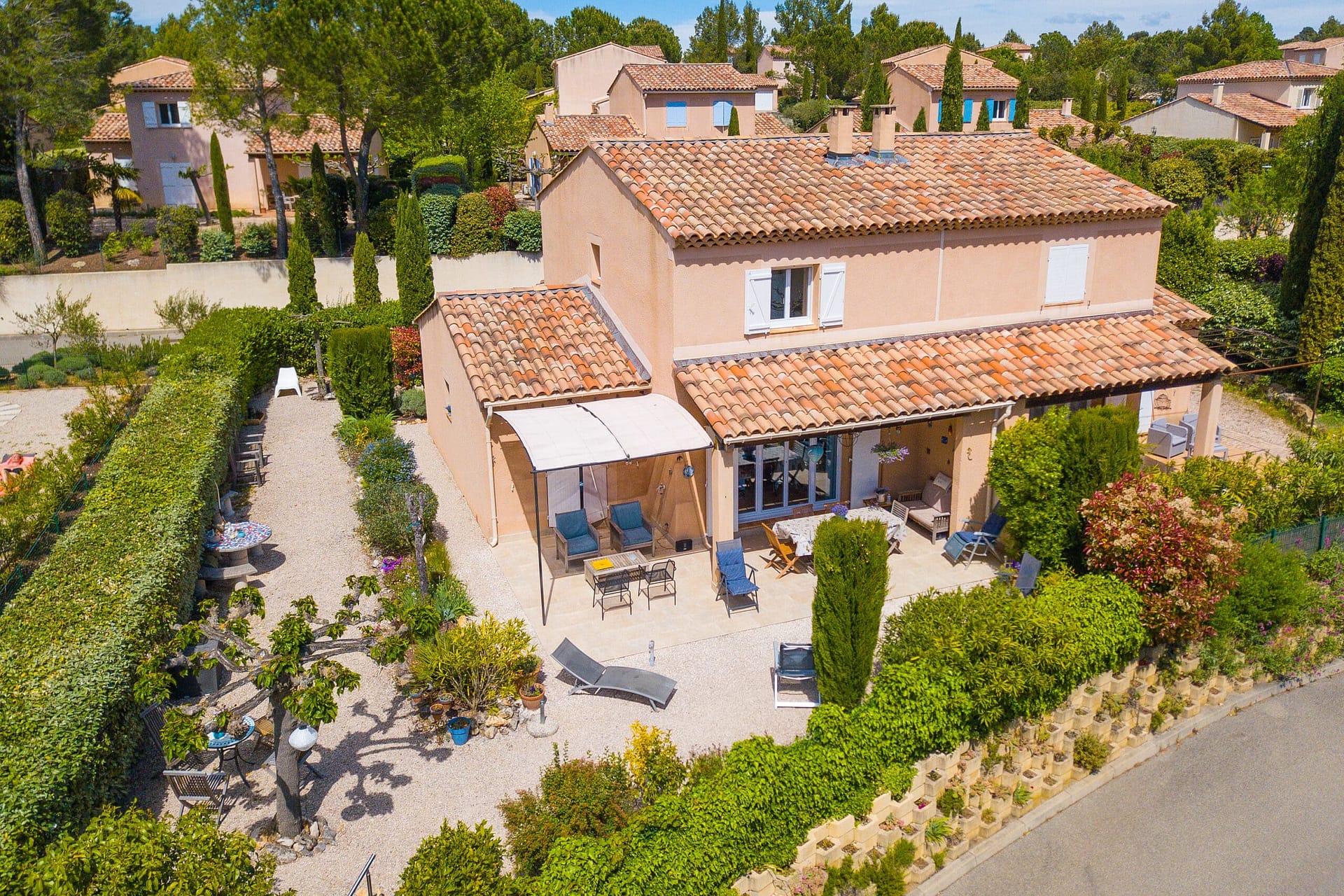 jardin-23a-du-golf-1-luxe-villa-frankrijk-provence-nans-les-pins-zwembad-nederlands-beheer