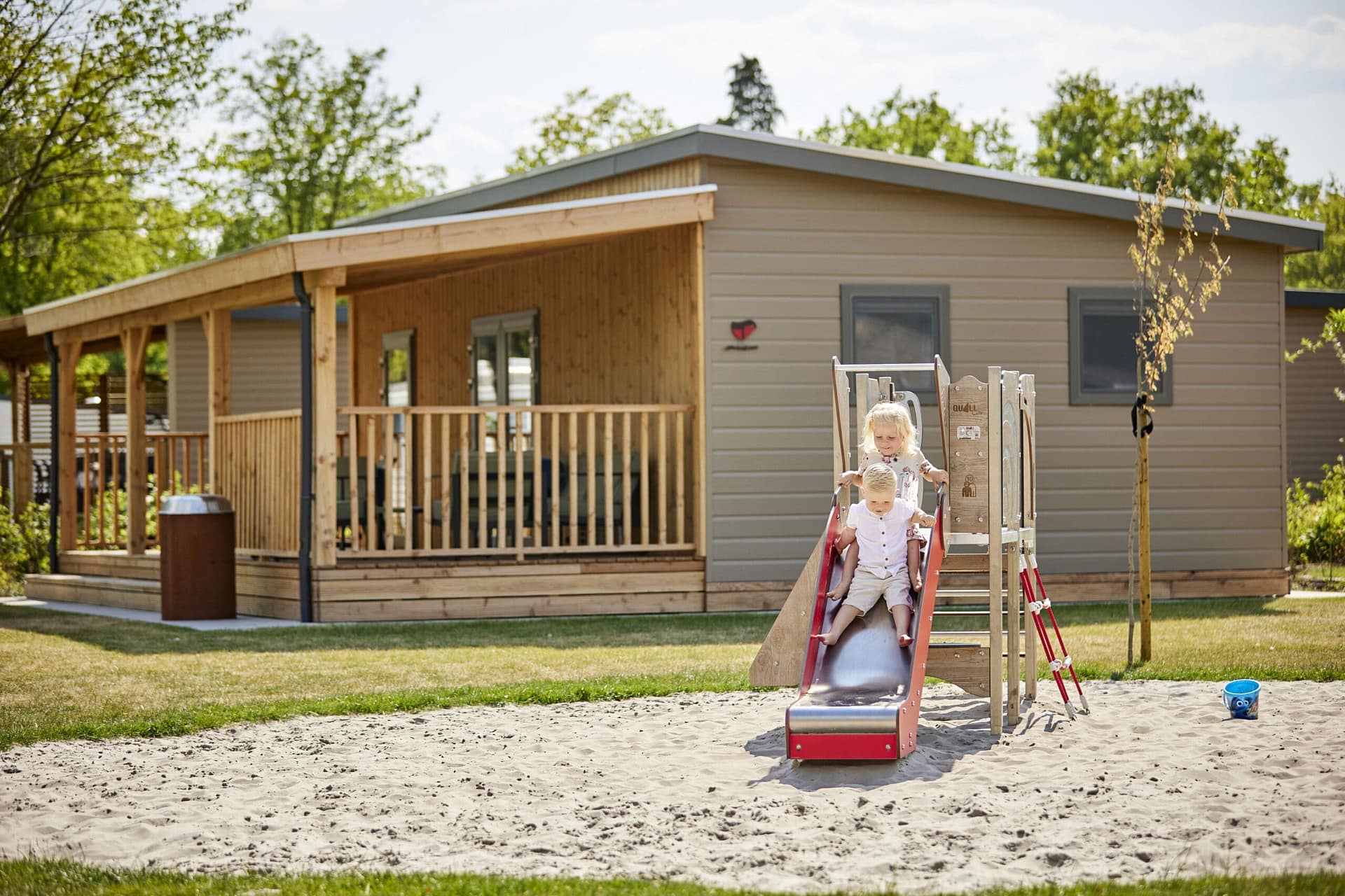 TerSpegelt-Chalet53_-speeltuin_glijblaan_HR