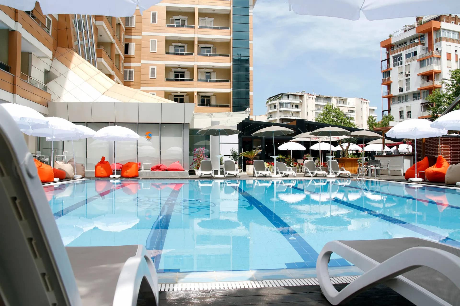 aW1hZ2VzLXR3ZC13aGl0ZWxhYmVsLXByZC9kZWpvbmdpbnRyYS9hSFIwY0hNNkx5OXBiV0ZuWlhNdVpHVnFiMjVuYVc1MGNtRXVibXd2WVhOelpYUXZhVzFoWjJVdk5qWTBOV1F6TURVdE1XUTBNUzAwTVRVMkxXSXpOVFV0WmpoaFpqUTVZakUyTTJabUwxY3ZTQQ