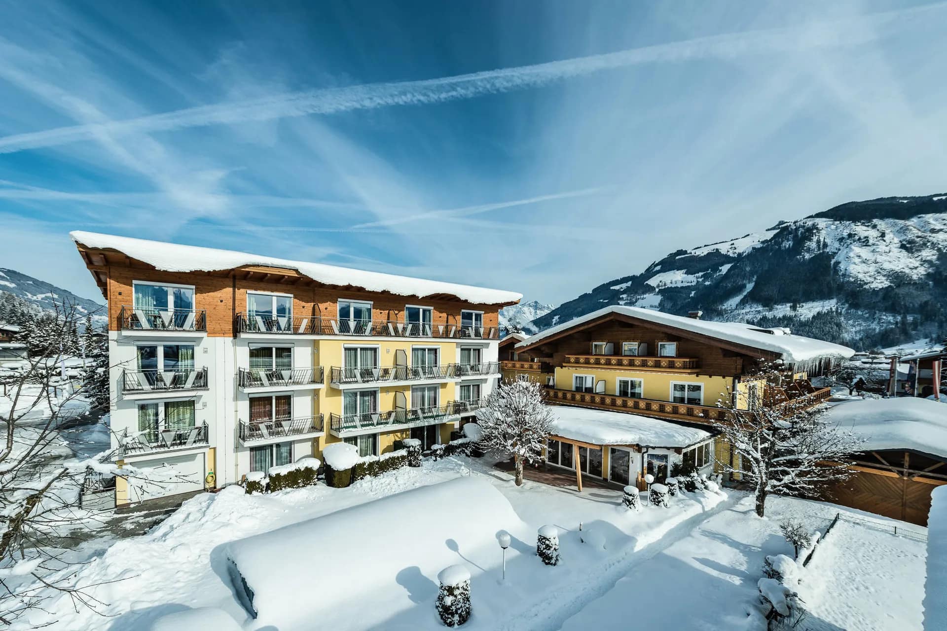 aW1hZ2VzLXR3ZC13aGl0ZWxhYmVsLXByZC9kZWpvbmdpbnRyYS9hSFIwY0hNNkx5OXBiV0ZuWlhNdVpHVnFiMjVuYVc1MGNtRXVibXd2WVhOelpYUXZhVzFoWjJVdlpUSXpaamxrTWpZdFpqZGtOUzAwTVRSbExUazFOakF0WldFM1pUVTFObVl5WWpOa0wxY3ZTQQ