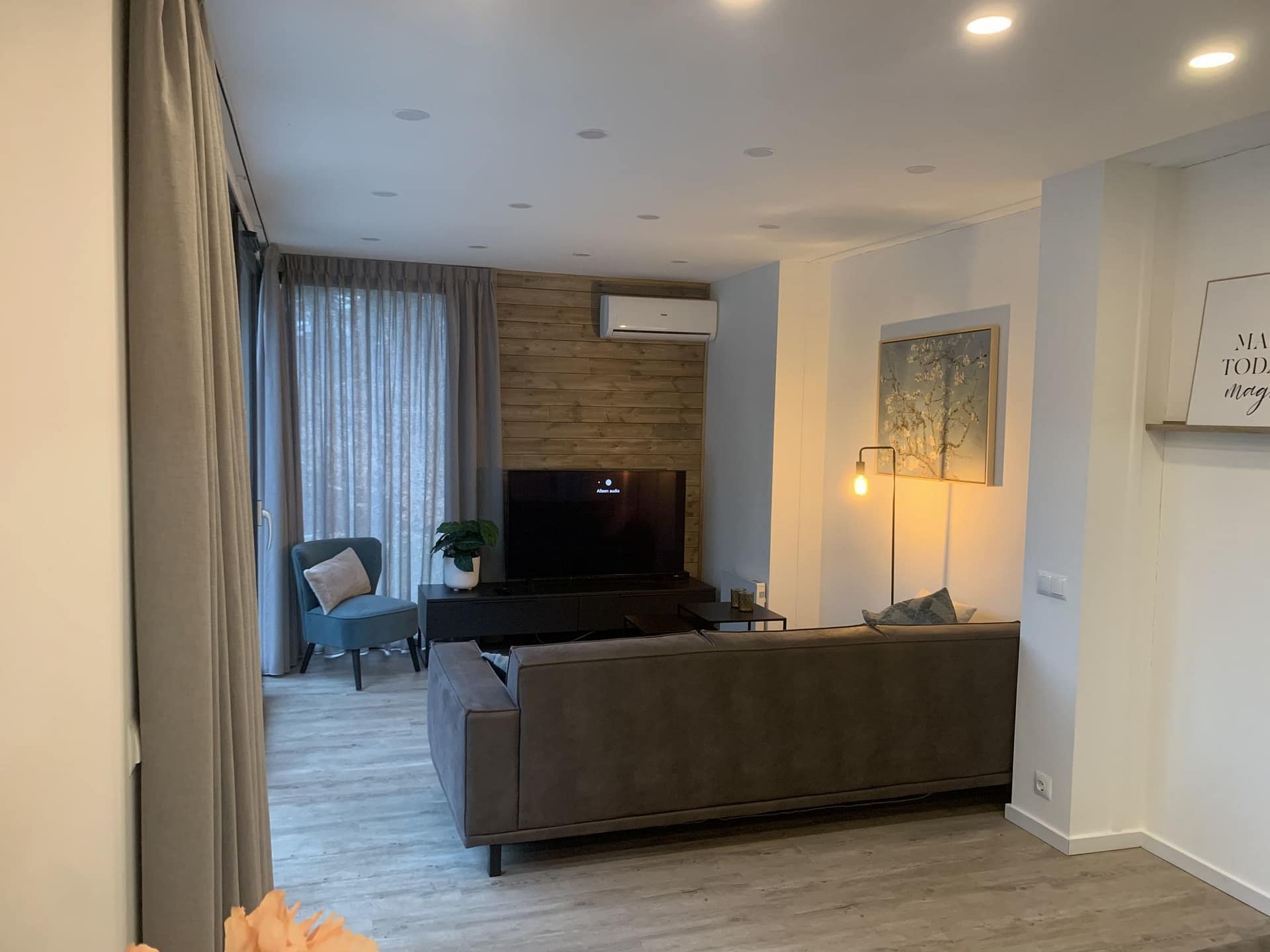 Huisje-met-sauna-huren-Ommen-Vechtdal-Lounge-4-14