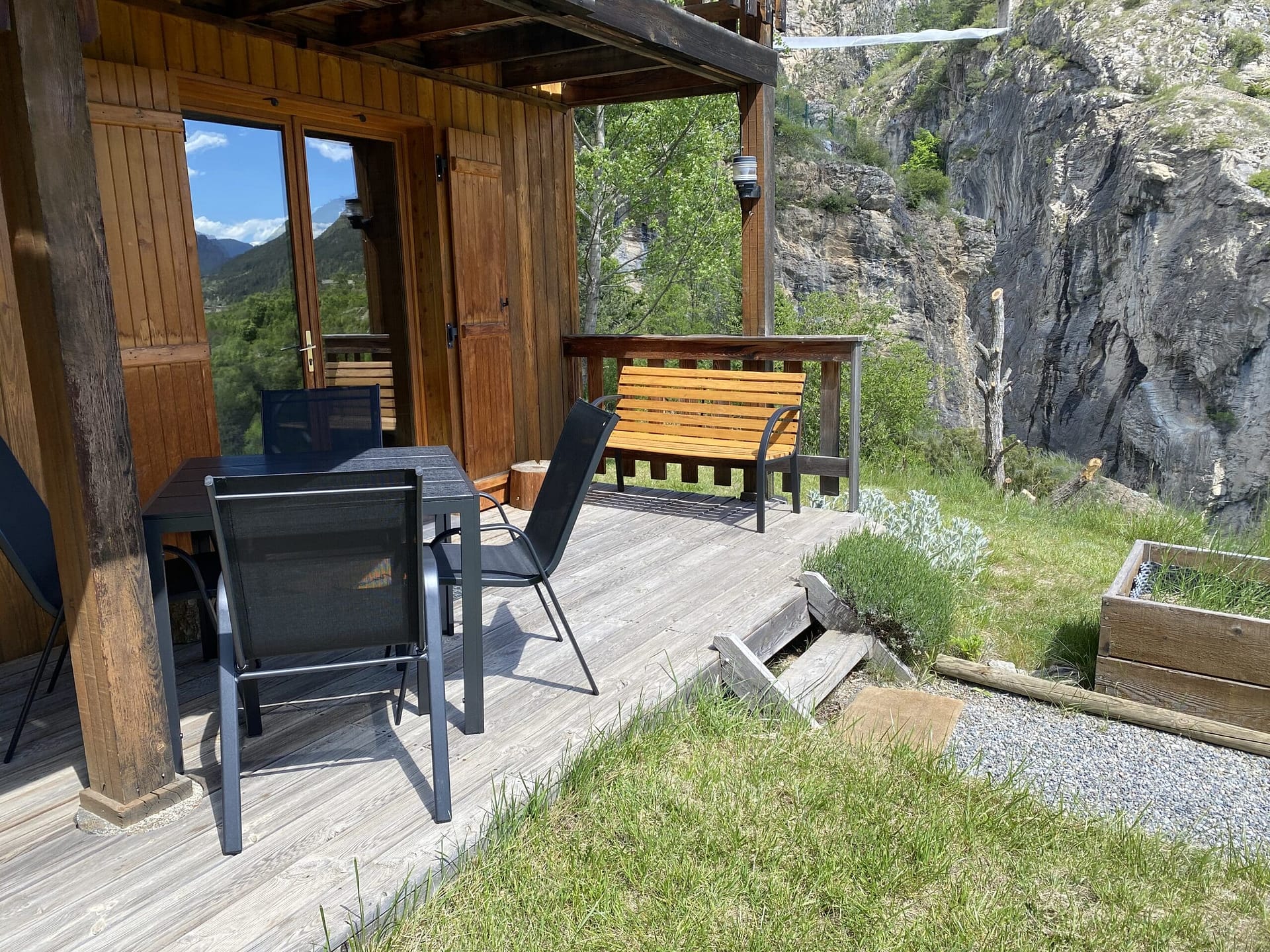 compressed-00-Terrase-Chamois