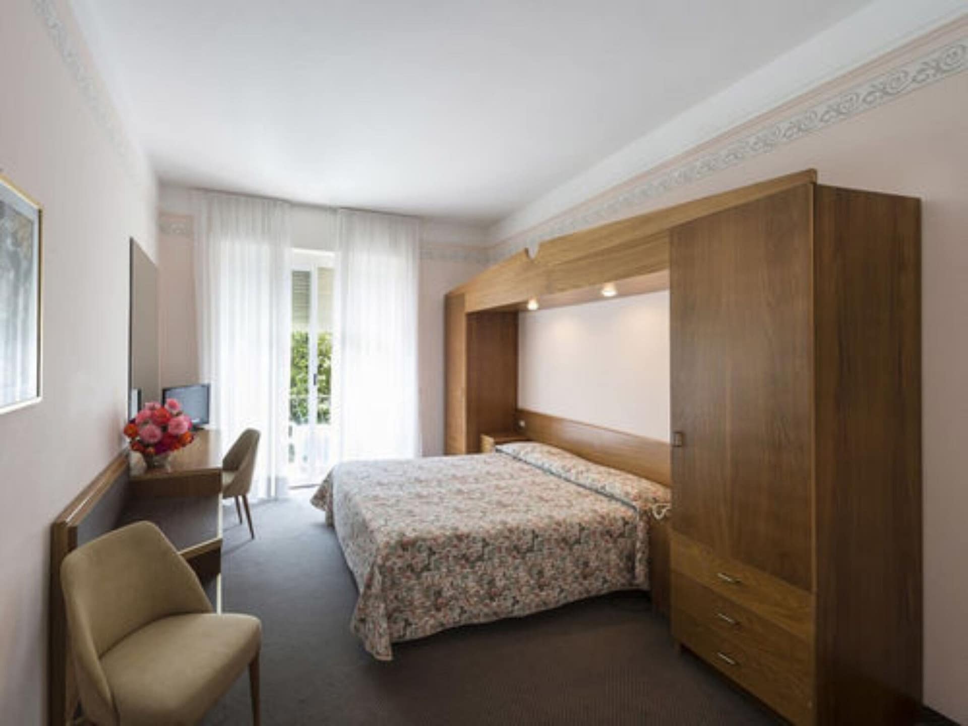 aHR0cHM6Ly9ob3RlbGltYWdlcy5zdW5ob3RlbHMubmV0L0hvdGVsSW5mby9ob3RlbEltYWdlLmFzcHg_aWQ9MTMzMTY4NzA