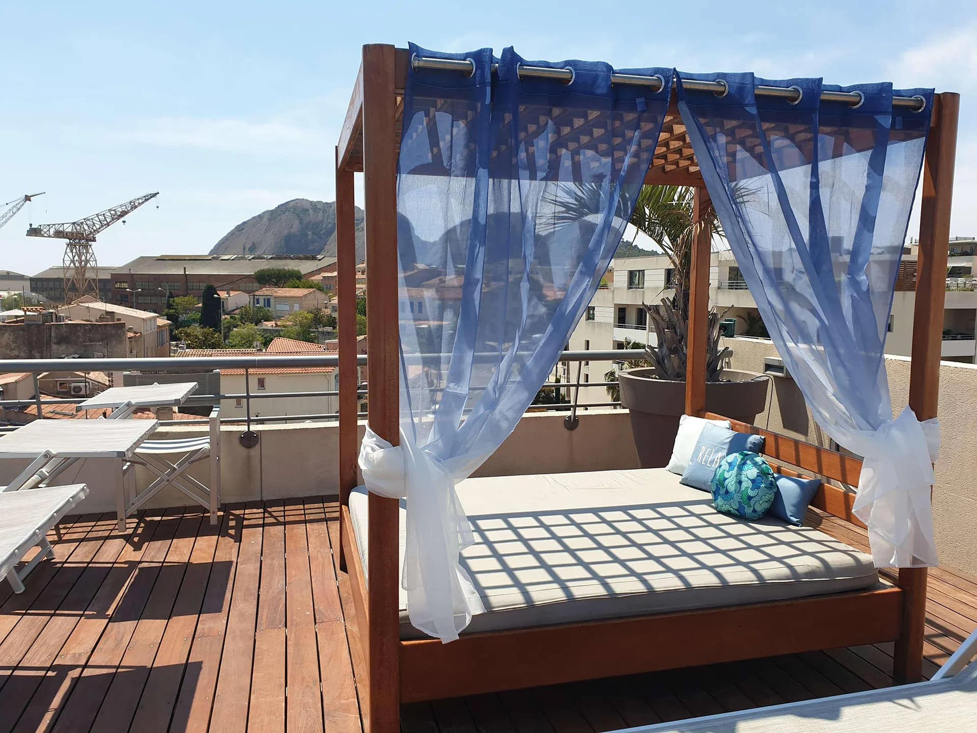 aW1hZ2VzLXR3ZC13aGl0ZWxhYmVsLXByZC9kZWpvbmdpbnRyYS9hSFIwY0hNNkx5OXBiV0ZuWlhNdVpHVnFiMjVuYVc1MGNtRXVibXd2WVhOelpYUXZhVzFoWjJVdllXUmlNVEJtWldJdE1UQXhPQzAwWkRrMkxUazVOREl0TlRWak5qWXpOV05qT0RNNEwxY3ZTQQ