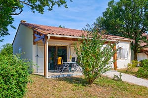 lanzac-6pv-2b-vakantiehuis-luxe-dordogne-frankrijk-park-met-zwembad-en-animatie
