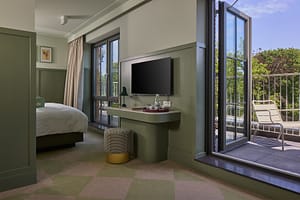 1800x1200-efteling-grand-hotel-suite-balkon-3p-groen-deur-naar-balkon