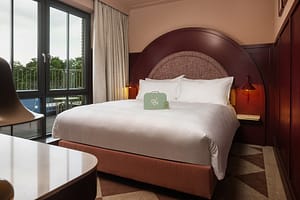 1800x1200-efteling-grand-hotel-suite-balkon-6p-rood-slaapkamer