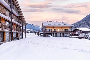 aW1hZ2VzLXR3ZC13aGl0ZWxhYmVsLXByZC90dWkvYUhSMGNITTZMeTl0WldScFlTNTBkV2xqYjI1MFpXNTBMbTVzTHpneFFTODRNVUZDTURRMk16VTJOMEl5TlVaR016ZEZRelZCTlRkQlFrSkRNRGc0TUM1cWNHYw