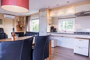 keukenblad-op-hoogte-duinbungalow-Mindervalide-Terschelling-Tjermelan