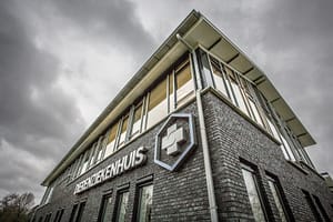 IMG_6167-2_1600x1067