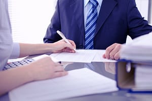 Lees meer over het artikel Uitstel van verplichte schriftelijke arbeidsovereenkomst in kader van de Wab