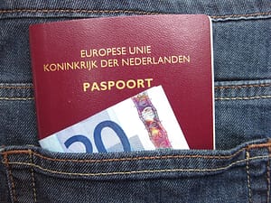 Lees meer over het artikel Einde ingezetenschap voor AOW-verzekering