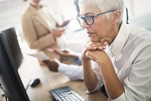 Lees meer over het artikel Verkorting periode loondoorbetaling bij ziekte AOW-gerechtigde werknemers