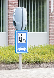 Lees meer over het artikel Parkeren bij laadpaal