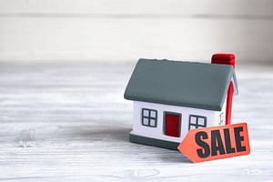 Lees meer over het artikel Verkoop woning aan bv tegen (te) hoge prijs. Bevoordeling?