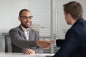 Lees meer over het artikel Kan een werknemer van zijn arbeidsovereenkomst af voordat hij is gestart?