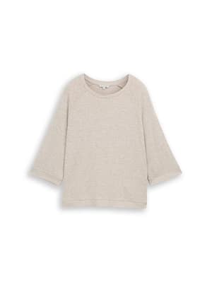 Long-sleeved shirt with raglan sleeves