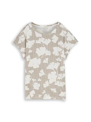 T-shirt with pattern